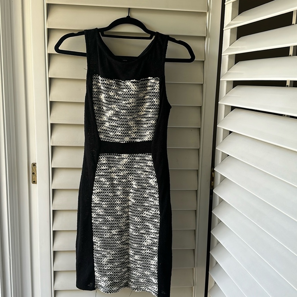 Fora black and white dress